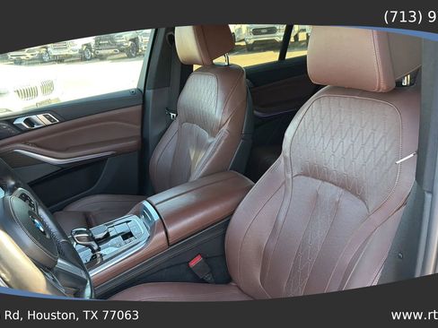 Used 2020 BMW X5 M50i w/ Luxury Seating Package image 24