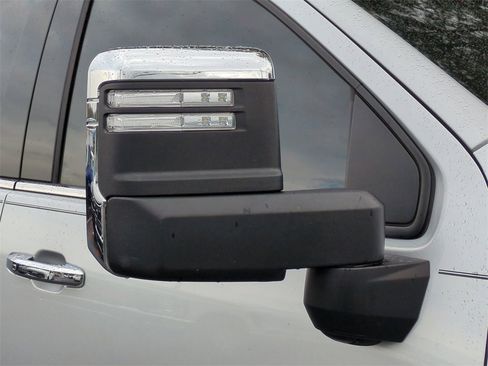 Used 2022 Chevrolet Silverado 2500 LTZ image 11