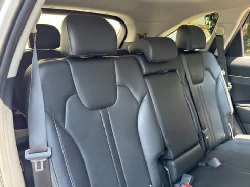 Used 2025 Kia Sorento S w/ Panoramic Sunroof Package FWD image 41