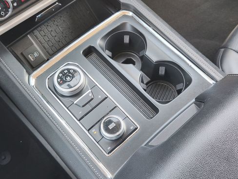 Used 2024 Ford Expedition Max XLT image 22