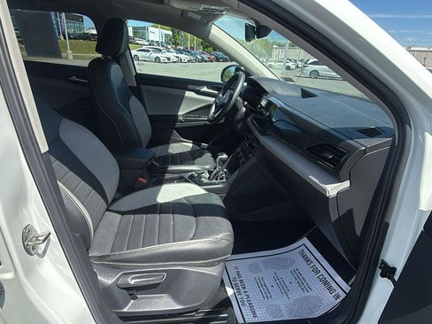 Used 2023 Volkswagen Taos SEL AWD/4WD image 17