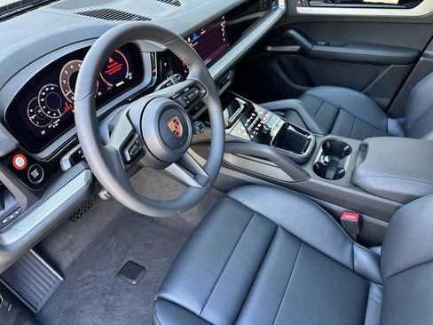 New 2026 Porsche Cayenne image 4