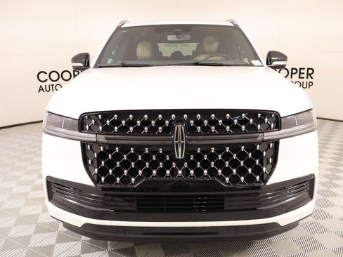 New 2026 Lincoln Navigator Black Label AWD/4WD image 10