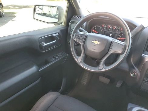 Used 2023 Chevrolet Silverado 1500 Custom image 10