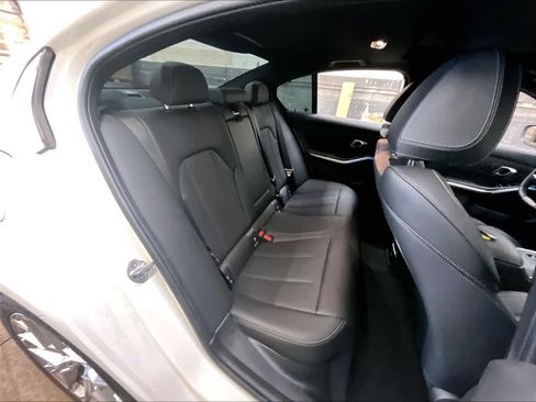 Used 2025 BMW 330i Sedan w/ Convenience Package RWD image 29