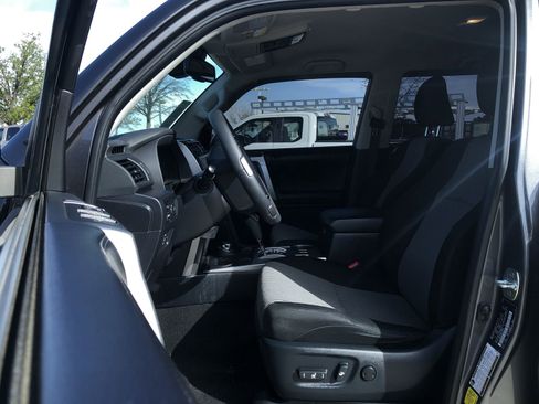 Used 2023 Toyota 4Runner SR5 AWD/4WD image 14