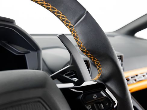 Used 2023 Lamborghini Huracan Tecnica RWD image 22