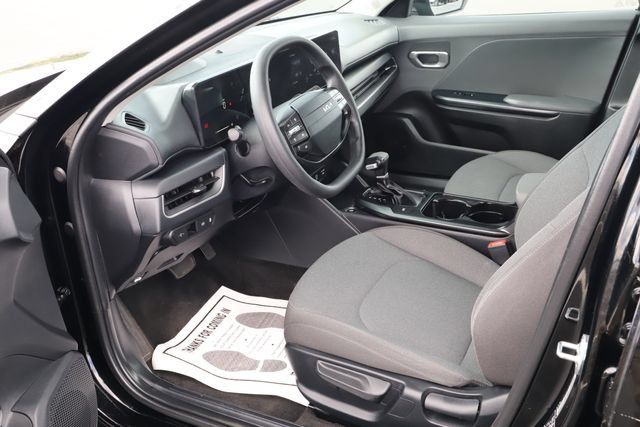 Used 2025 Kia K4 FWD image 11