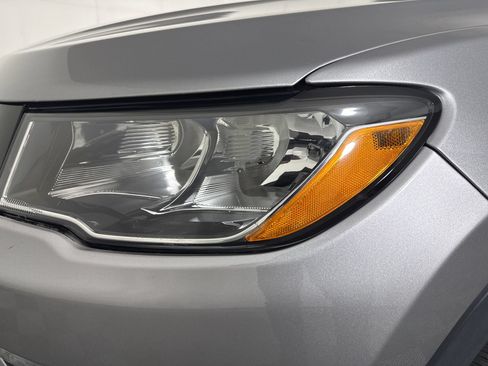 Used 2018 Jeep Compass Sport w/ Tech Group FWD image 23