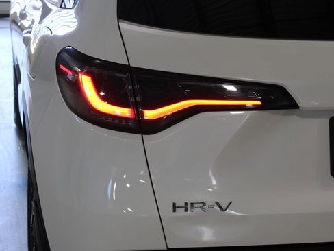 Used 2024 Honda HR-V Sport image 37