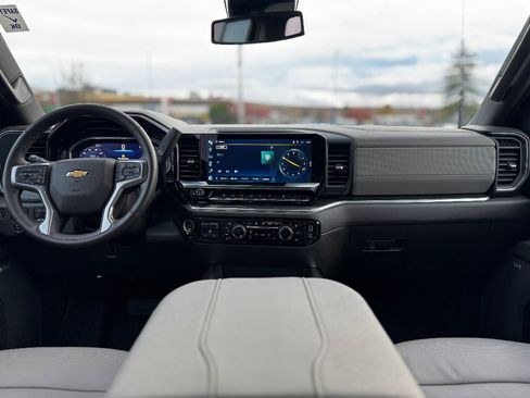 Used 2024 Chevrolet Silverado 2500 LTZ w/ LTZ Plus Package image 5