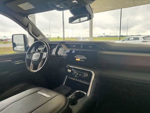 Used 2024 GMC Sierra 2500 Denali AWD/4WD image 22