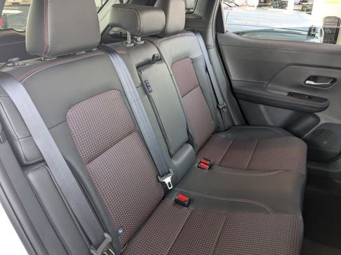 Used 2025 Nissan Kicks SR image 19