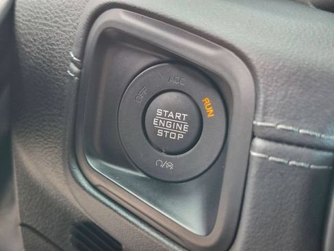 Used 2024 Jeep Wrangler Rubicon w/ Technology Group AWD/4WD image 20