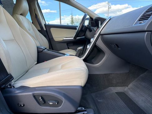 Used 2016 Volvo XC60 T5 Premier w/ Climate Package AWD/4WD image 40