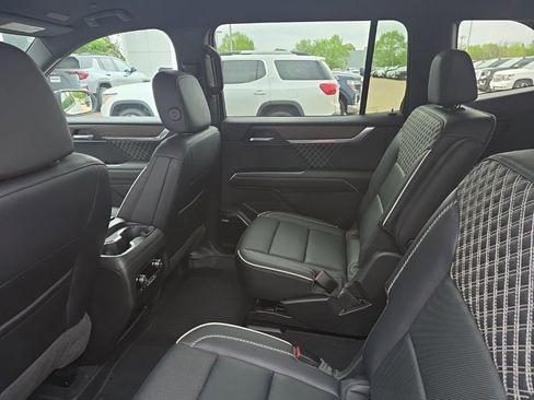 Used 2024 GMC Acadia Denali w/ Super Cruise Package AWD/4WD image 12