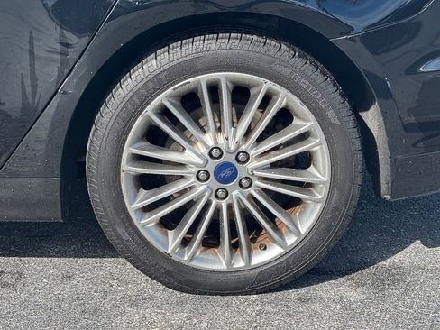 Used 2016 Ford Fusion SE w/ Equipment Group 202A image 10