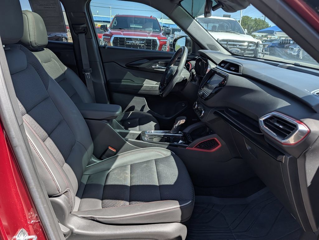 Used 2023 Chevrolet TrailBlazer RS w/ Sun and Liftgate Package AWD/4WD image 33