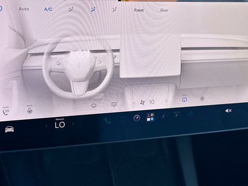 Used 2021 Tesla Model Y Long Range AWD/4WD image 27