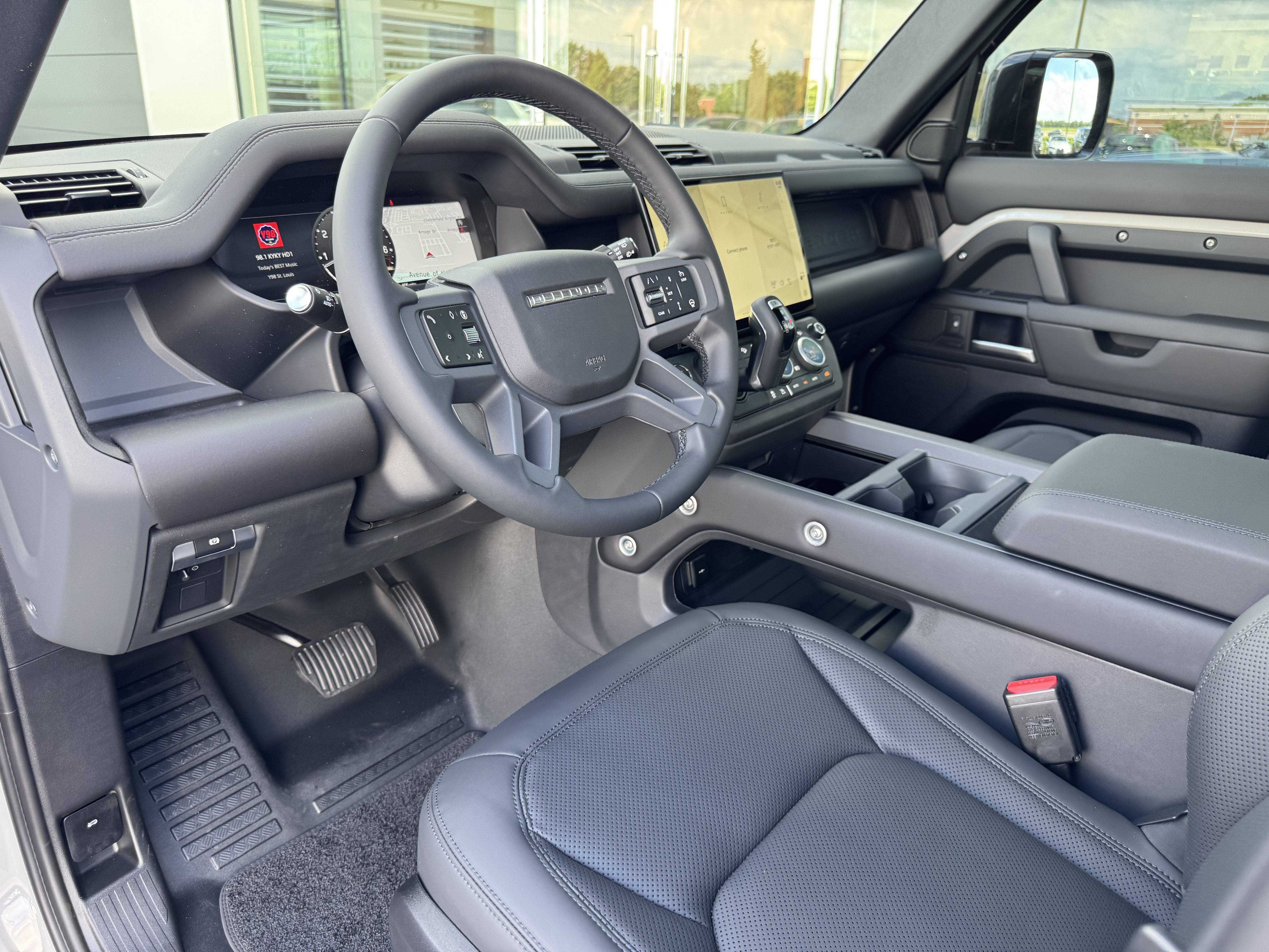 New 2026 Land Rover Defender 110 S AWD/4WD image 13