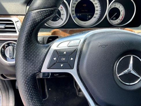 Used 2014 Mercedes-Benz E 350 4MATIC Sedan image 11