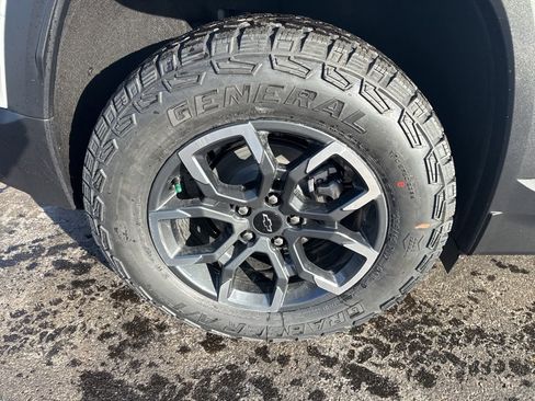 New 2026 Chevrolet Equinox ACTIV w/ Safety and Technology Package AWD/4WD image 10