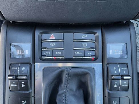 Used 2015 Porsche Macan Turbo image 20