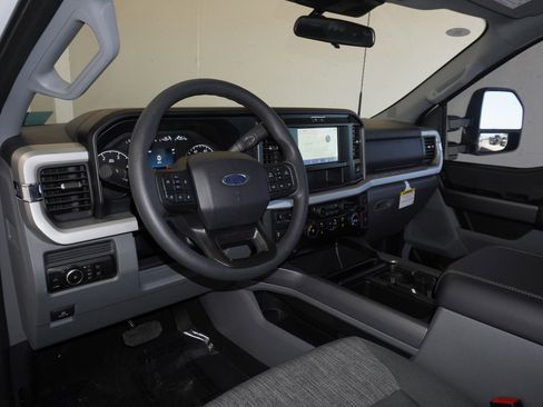 New 2026 Ford F250 XLT w/ FX4 Off-Road Package AWD/4WD image 22