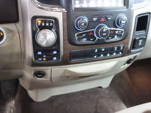 Used 2017 RAM 1500 Laramie w/ Convenience Group AWD/4WD image 19