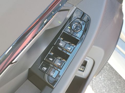 New 2026 BMW M5 Base image 6