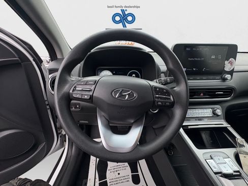 Used 2023 Hyundai Kona SE FWD image 15