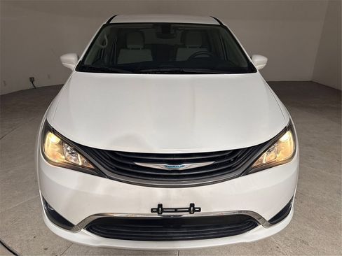 Used 2018 Chrysler Pacifica Touring Plus image 25