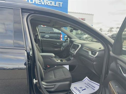 Used 2023 GMC Acadia SLE w/ Infotainment Package AWD/4WD image 9