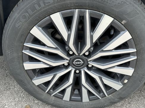 Used 2025 Nissan Altima 2.5 SV FWD image 14