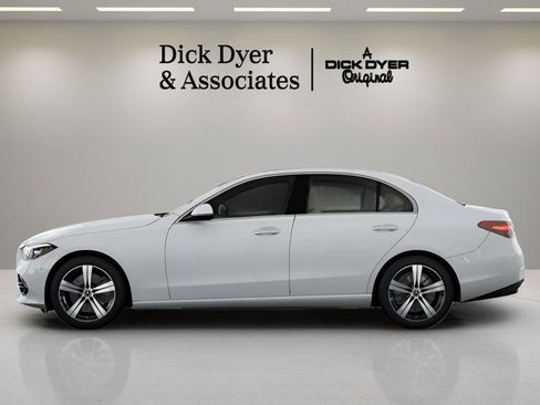 Used 2025 Mercedes-Benz C 300 Sedan image 23