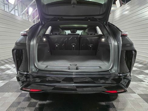 Used 2024 Cadillac Lyriq Sport image 38