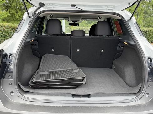 Used 2026 Nissan Kicks SV FWD image 28