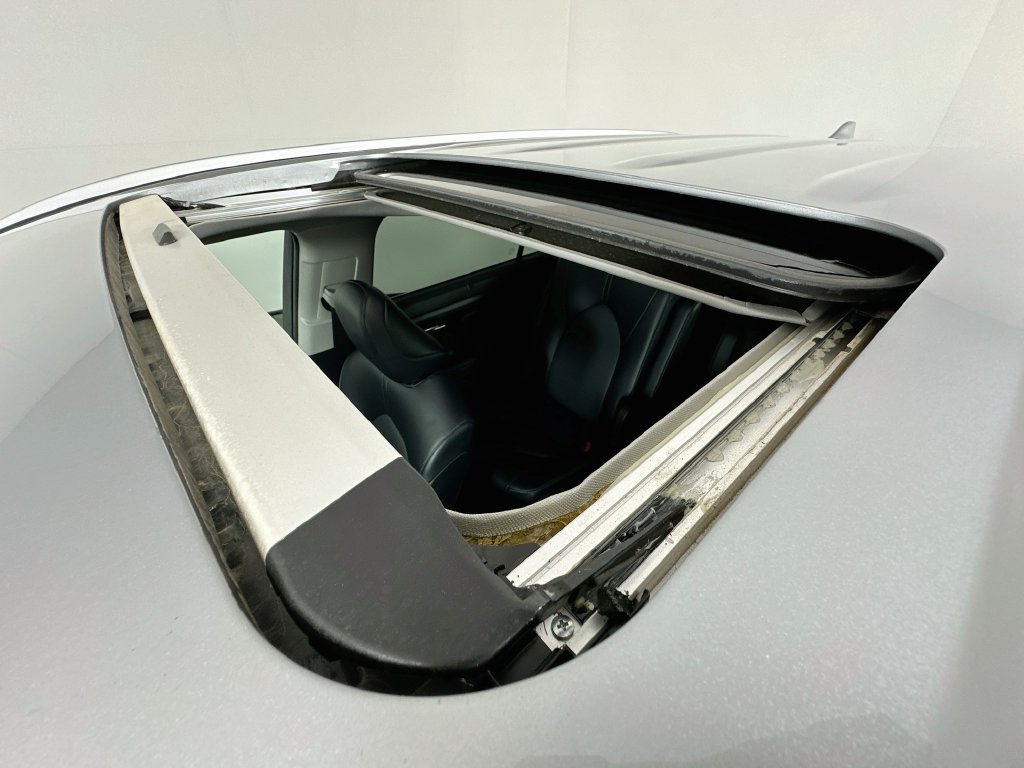 Certified 2025 Toyota Highlander XLE FWD image 33