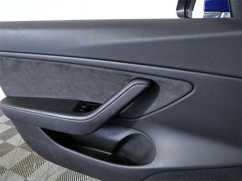 Used 2018 Tesla Model 3 Long Range image 29