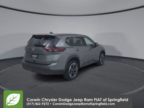 Used 2025 Nissan Rogue SV FWD image 14