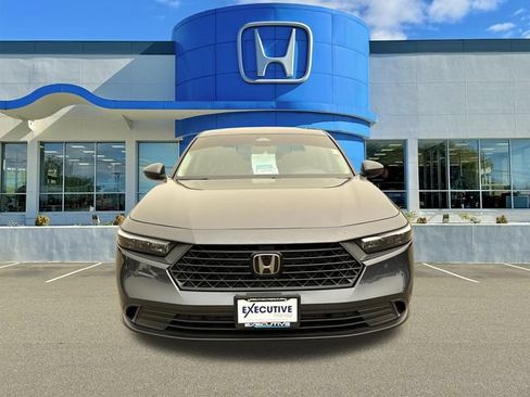 Used 2023 Honda Accord EX image 6