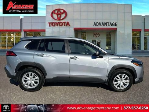 Used 2023 Toyota Corolla Cross L AWD/4WD image 5