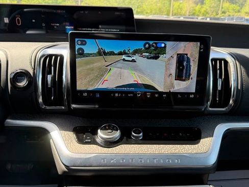 Used 2025 Ford Expedition Tremor image 19