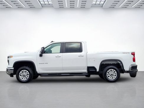 Used 2025 Chevrolet Silverado 2500 LT AWD/4WD image 7