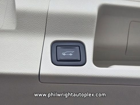 Used 2021 GMC Acadia Denali w/ Denali Technology Package image 20