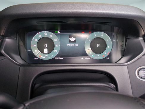 New 2026 Land Rover Range Rover Velar S AWD/4WD image 17