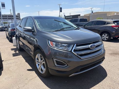 Used 2018 Ford Edge Titanium w/ Equipment Group 301A FWD image 2
