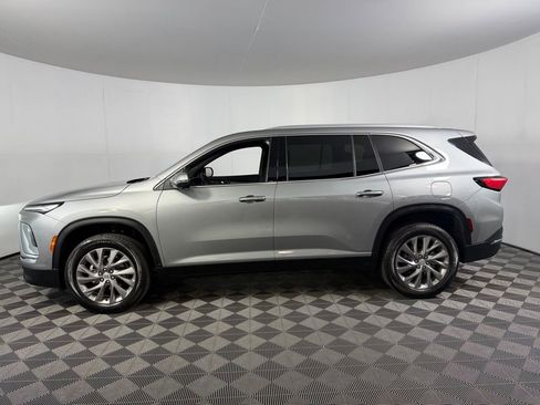 Used 2025 Buick Enclave Preferred image 10