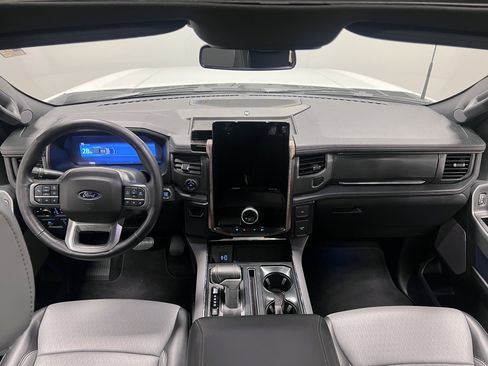 Used 2024 Ford F150 Lightning Lariat image 15