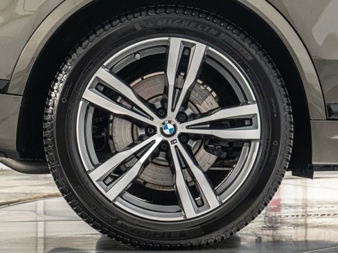 Used 2026 BMW X7 xDrive40i w/ M Sport Package AWD/4WD image 47